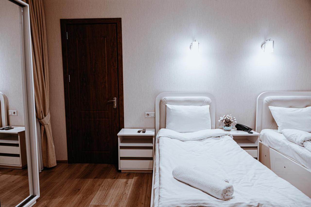 Sama Grand Hotel Tbilisi Bagian luar foto