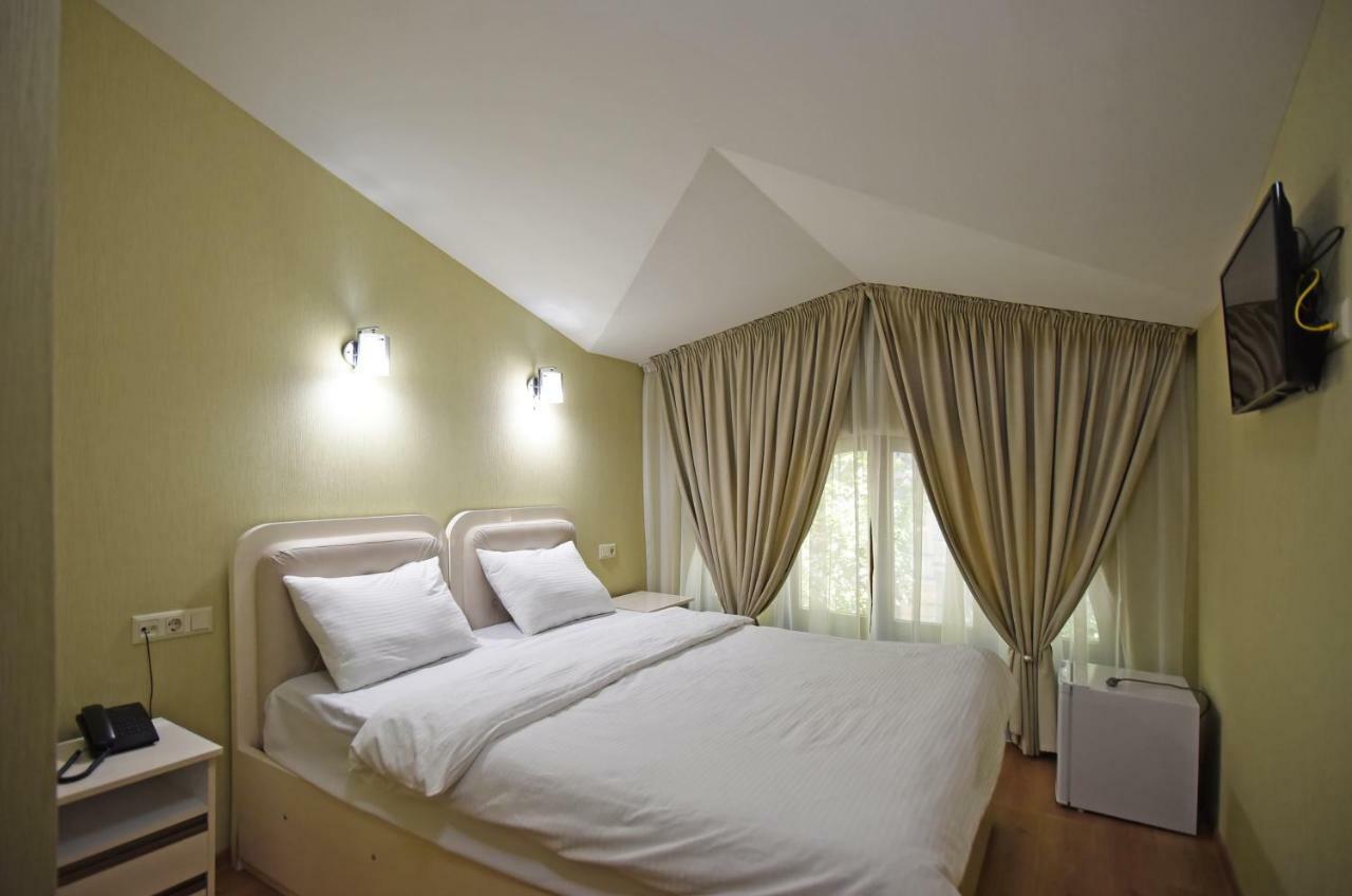 Sama Grand Hotel Tbilisi Bagian luar foto