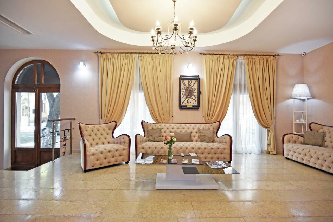 Sama Grand Hotel Tbilisi Bagian luar foto