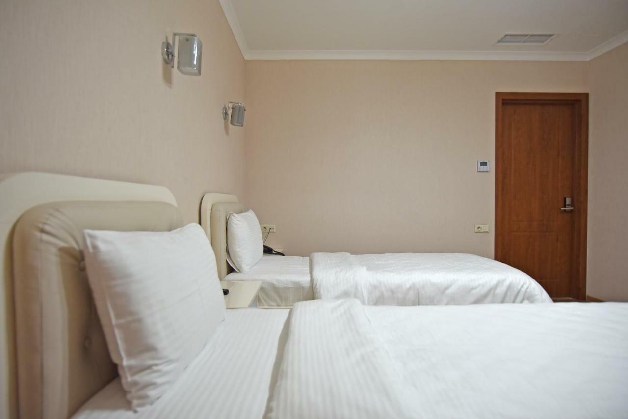Sama Grand Hotel Tbilisi Bagian luar foto